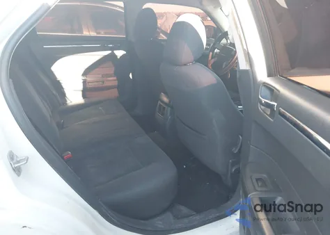 2010 Chrysler 300 Touring z USA, uszkodzony, nr VIN 2C3CA4CD4AH213499